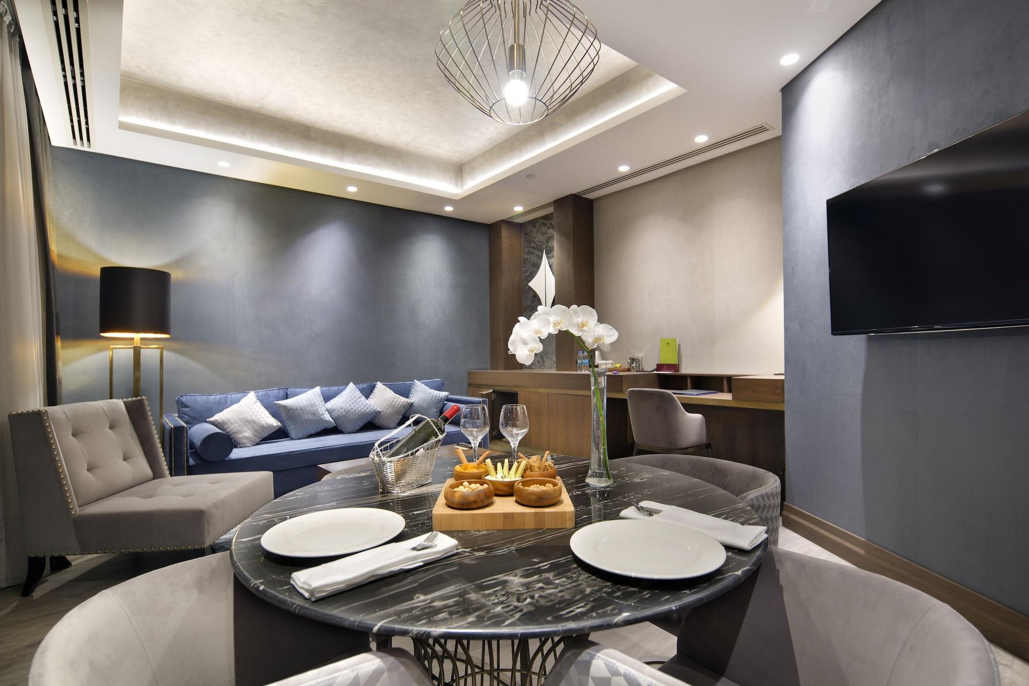 Doubletree By Hilton Istanbul - Piyalepasa Hotel Exterior foto The Residence, The Ritz-Carlton, Dubai