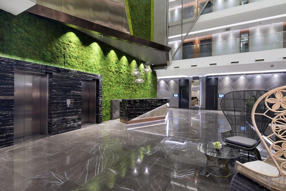 Doubletree By Hilton Istanbul - Piyalepasa Hotel Exterior foto Lobby