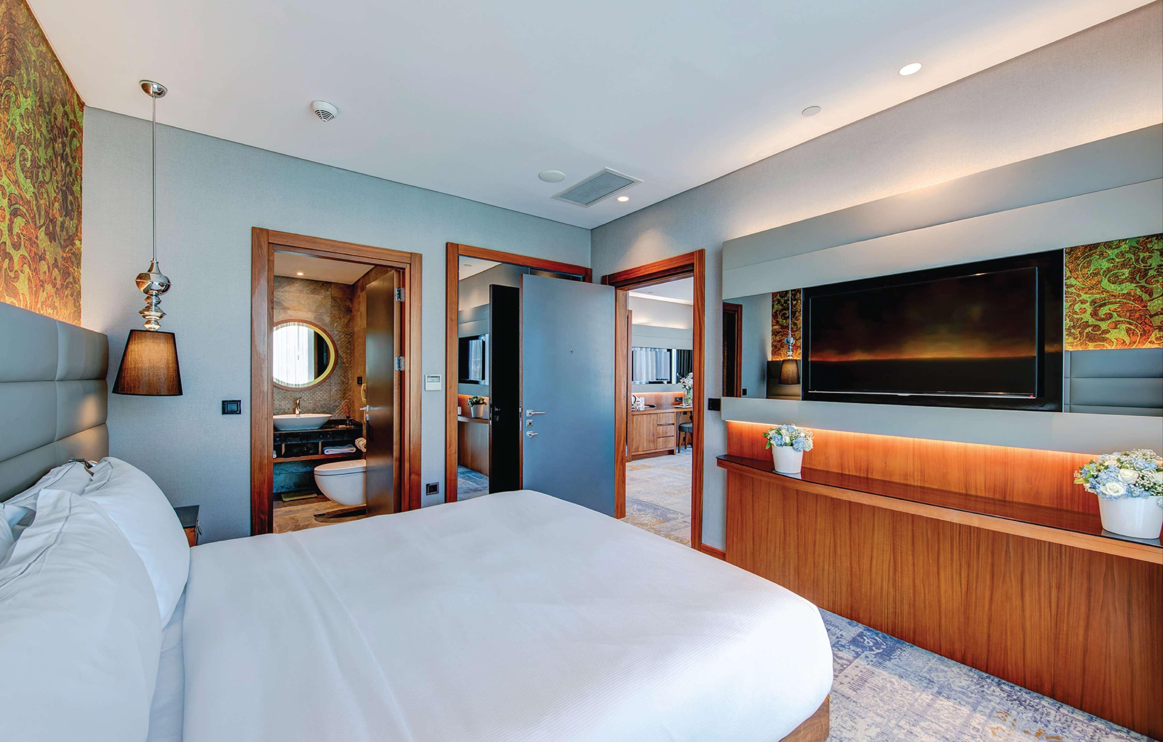 Doubletree By Hilton Istanbul - Piyalepasa Hotel Exterior foto Suite