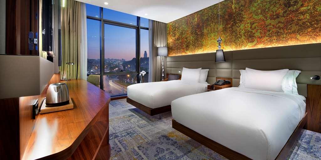 Doubletree By Hilton Istanbul - Piyalepasa Hotel Exterior foto