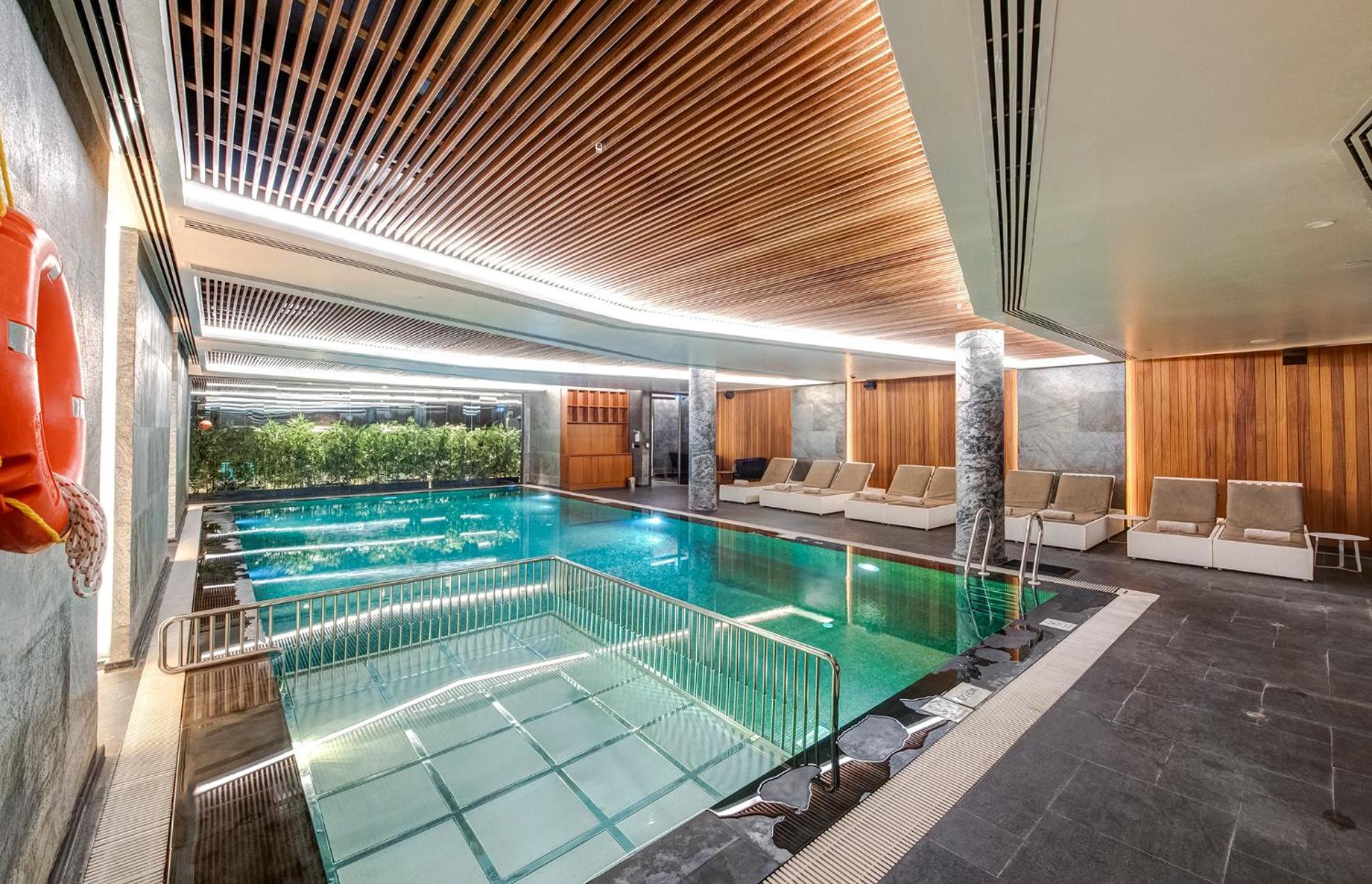Doubletree By Hilton Istanbul - Piyalepasa Hotel Exterior foto The swimming pool at The Landmark