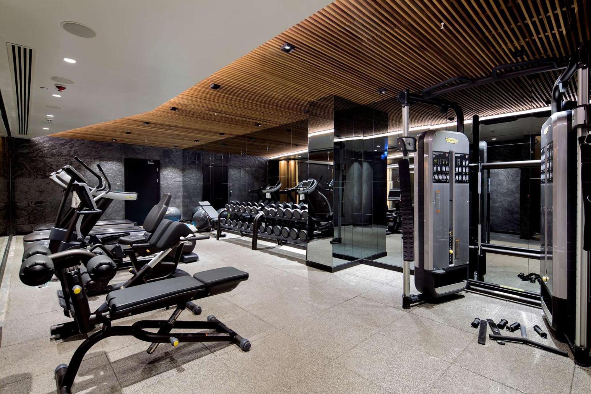 Doubletree By Hilton Istanbul - Piyalepasa Hotel Exterior foto The gym at the hotel